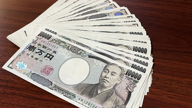 現在の100万円と将来の100万円、どちらが価値があるか？