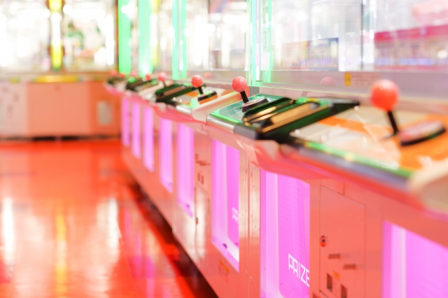 ゲームセンターに行く時はクレーンゲームのやりすぎに気を付けろ。クレーンゲーマーを襲うゴトン病。